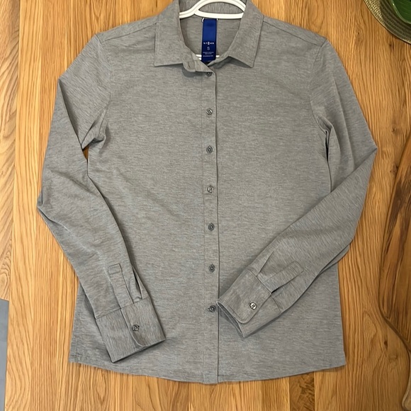 Women’s Kit and Ace Classic Blouse in Grey. - Picture 1 of 3